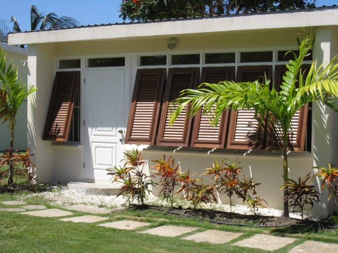 Sunset Crest Apartment UNDER OFFER Saint James bedrooms House for