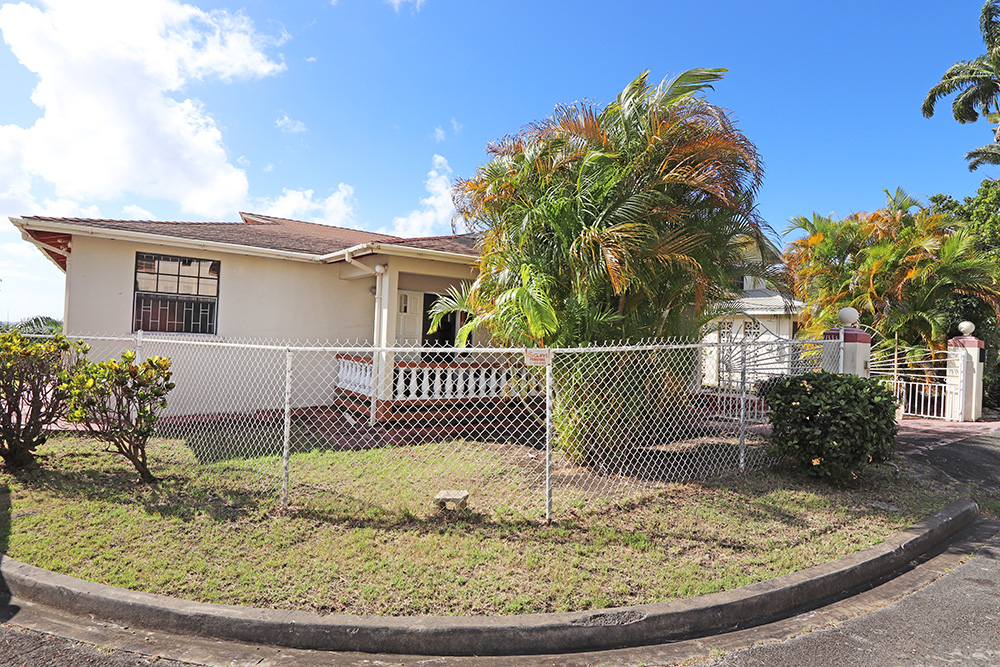 Warrens Crescent 22 Saint Michael bedrooms for rent at Barbados