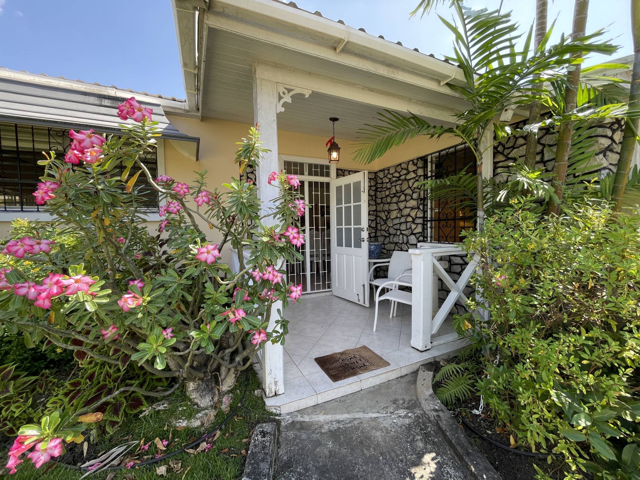 Navy Gardens Christ Church 3 bedrooms House for rent at Barbados